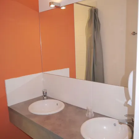 Des Ambassadeurs Hotel 2*