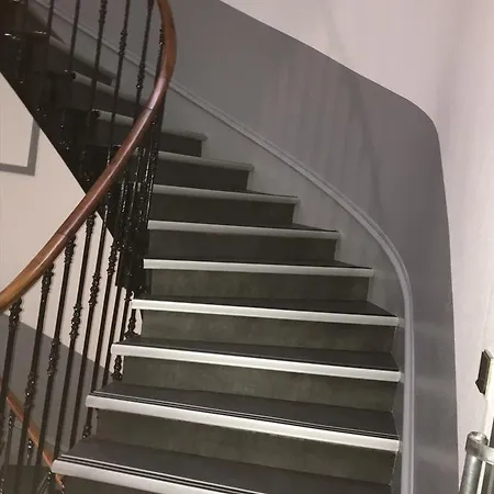 Hotel Des Ambassadeurs 2*