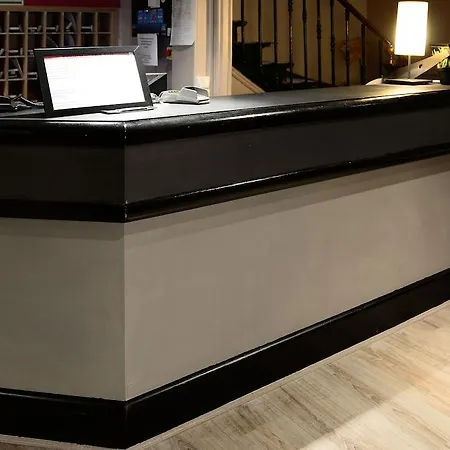 Hotel Des Ambassadeurs 2*