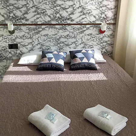 Hotel Des Ambassadeurs 2*