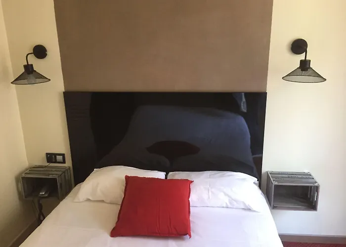 Des Ambassadeurs Hotel 2*