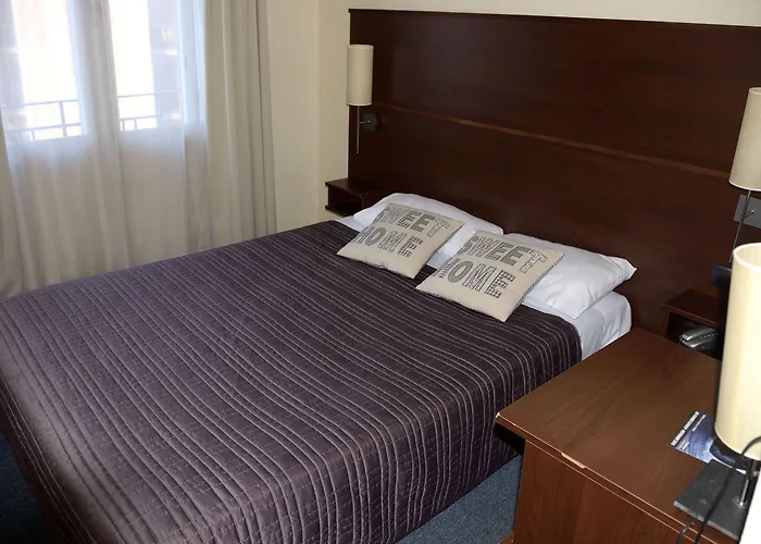 Des Ambassadeurs 2* Tuluza