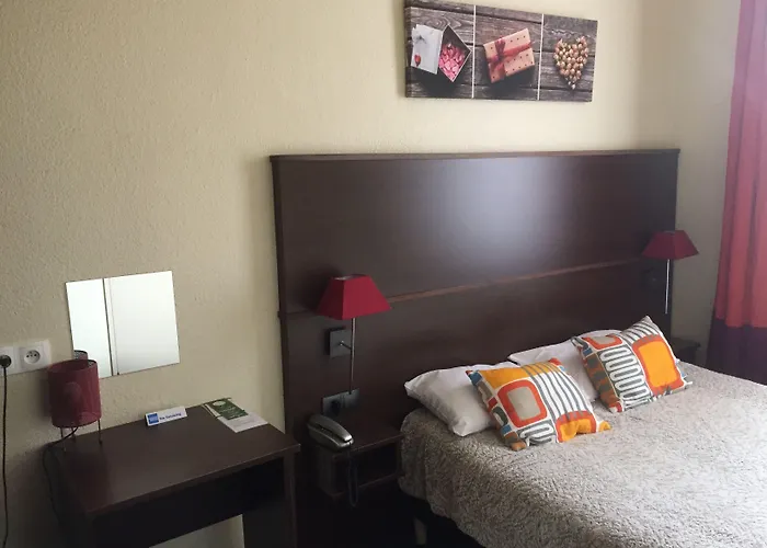 Des Ambassadeurs Hotel 2*