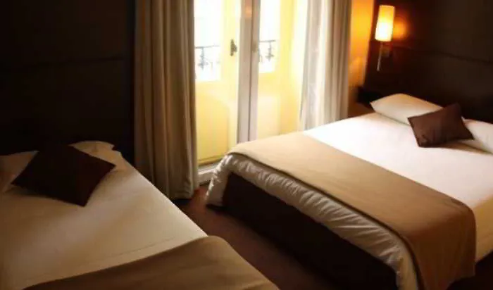 Des Ambassadeurs 2* Tuluza