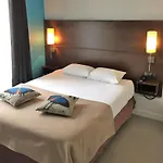 オテル デ ザンバサドゥール 2*