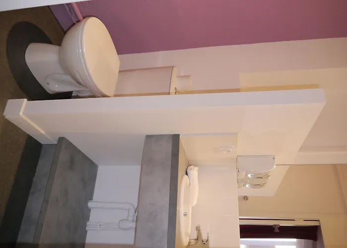 Отель Des Ambassadeurs 2*