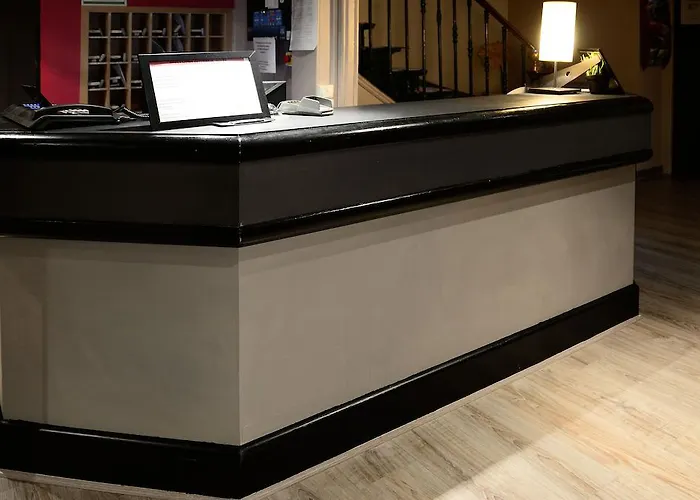 Отель Des Ambassadeurs 2*