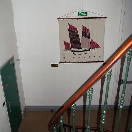Des Ambassadeurs Hotel 2*