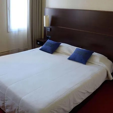 Des Ambassadeurs Hotel 2*