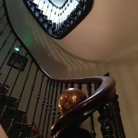 Des Ambassadeurs Hotel